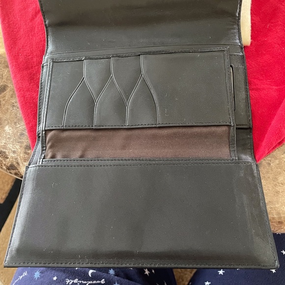 Cole Haan Black Leather Tri-fold Wallet NWOT 7 3/4 X 4 3/4 - Picture 10 of 12